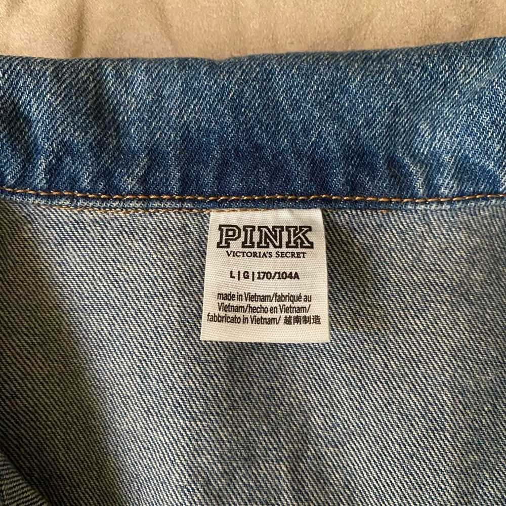 Pink crop denim jacket - Picture 2 of 3